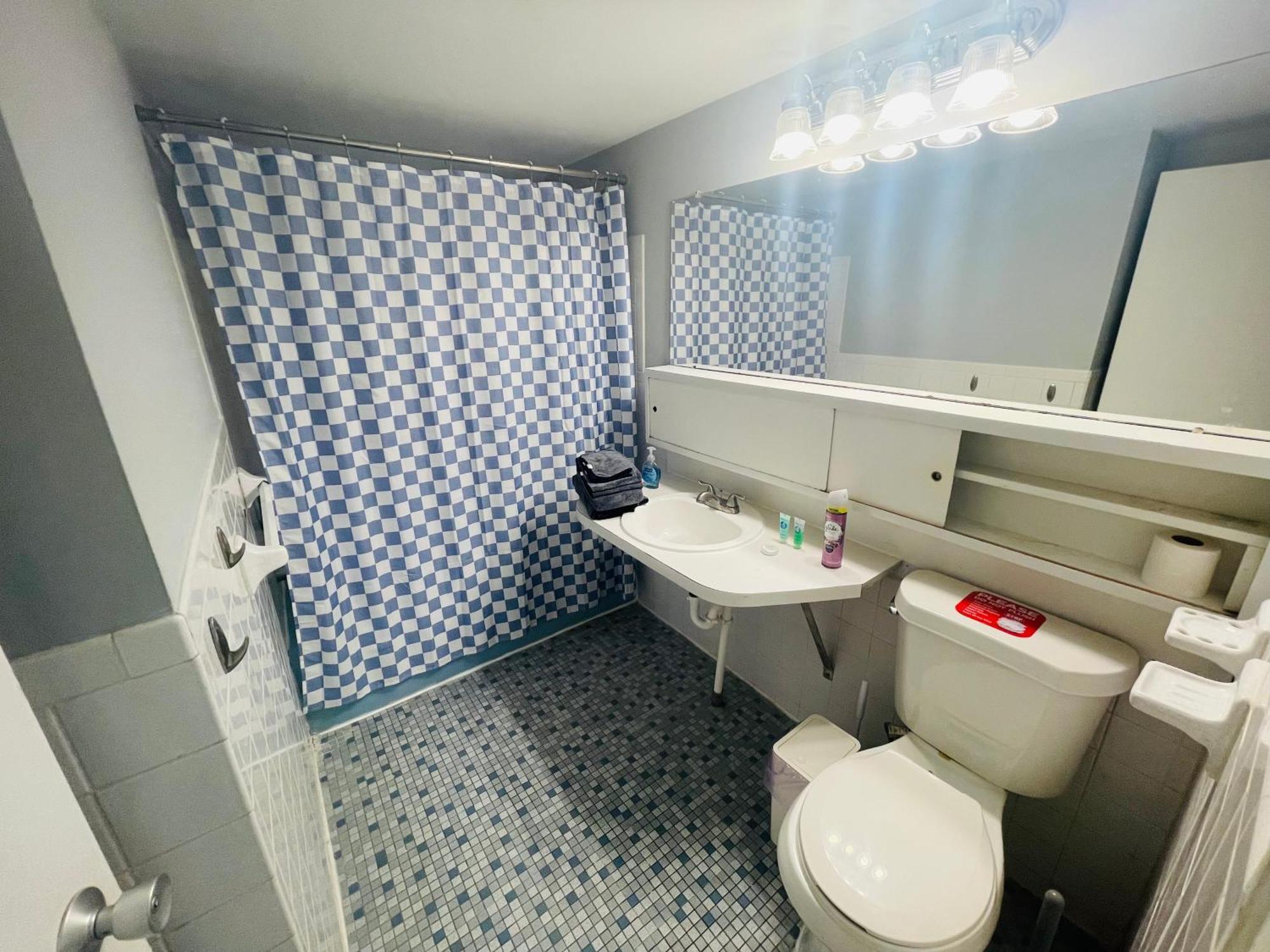 A Place Call In -30 Days Min Apartment Elkins Park
